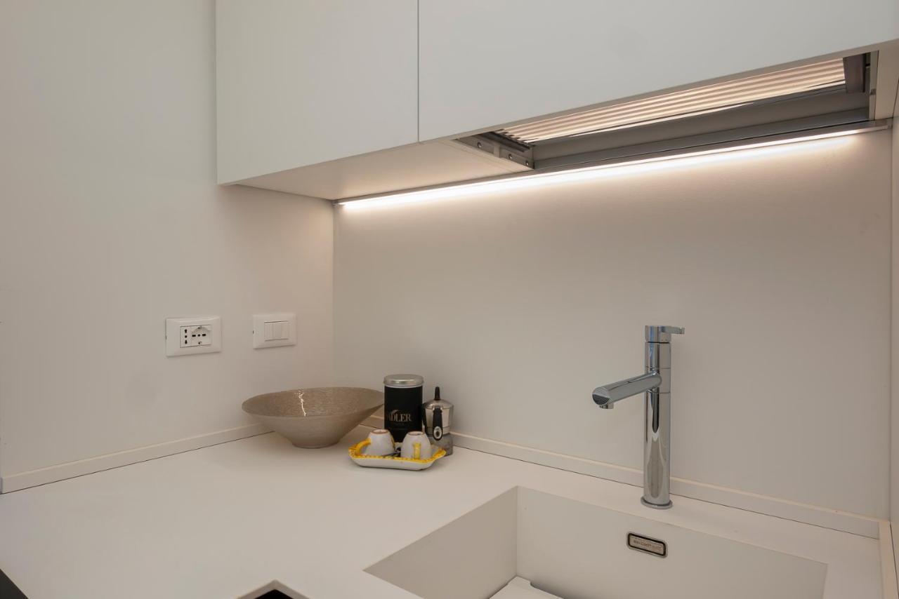Luxury Apartment Near Arco Della Pace Guerrazzi 9 Milano Exteriör bild